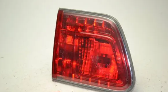 Toyota Avensis T270 Tailgate rear/tail lights 13801