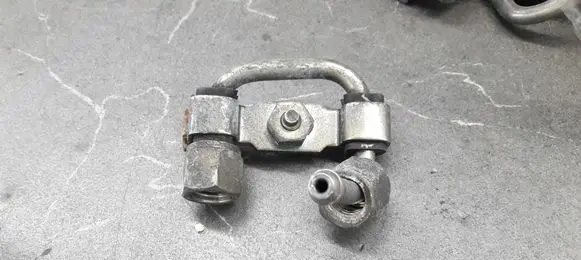 Citroen C6 Fuel line pipe