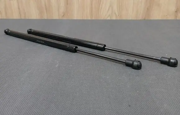 Mercedes-Benz E A207 Shock absorber/damper mounting bracket 2079800664 A2079800664