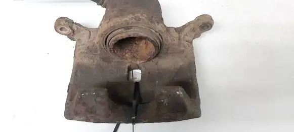 Honda CR-V Front brake caliper