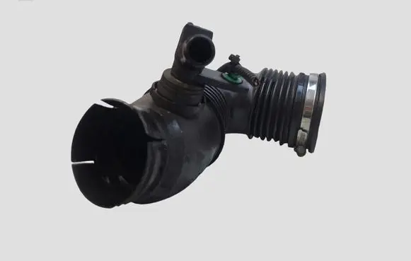 Opel Insignia A Turbo air intake inlet pipe/hose 55561787 329788454