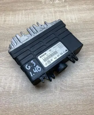 Volkswagen Golf III Engine control unit/module ECU 032997026AX 0261203647
