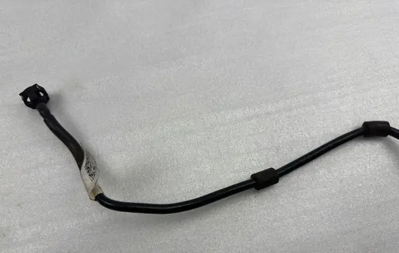 Audi A4 S4 B9 Vacuum line/pipe/hose 8W1121081