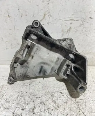 Volkswagen Transporter - Caravelle T5 Generator/alternator bracket 070903143C