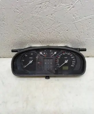 Renault Laguna II Speedometer (instrument cluster) 8200170297 501018550065 7H1176C1