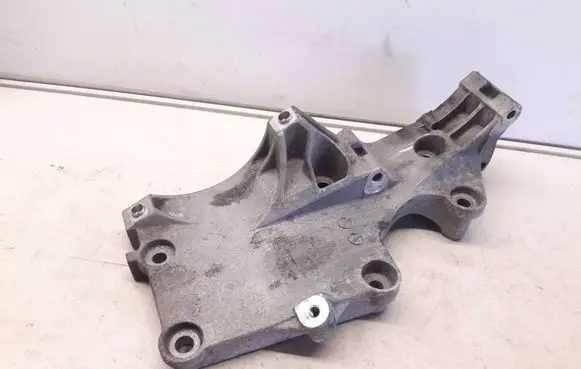 Volkswagen PASSAT B6 Engine mounting bracket 03G903143A