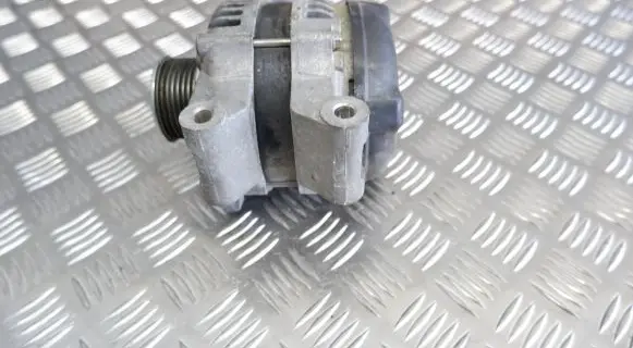 Toyota Avensis T270 Generator/alternator 270600G011