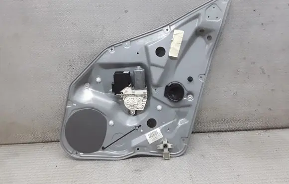 Seat Ibiza III (6L) Rear door window regulator with motor 6L4839751T