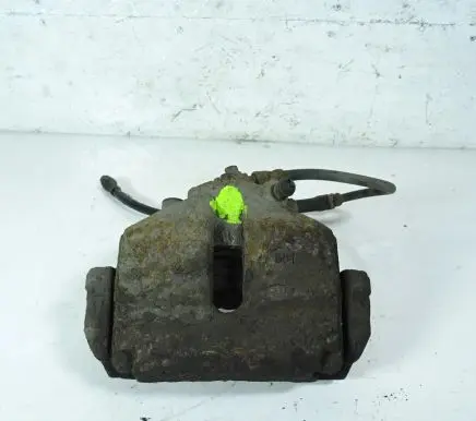 Volkswagen PASSAT B6 Front brake caliper