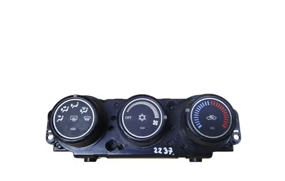 Mitsubishi Lancer VIII Climate control unit 7820A083XA