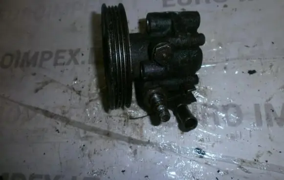 Mazda 323 Power steering pump