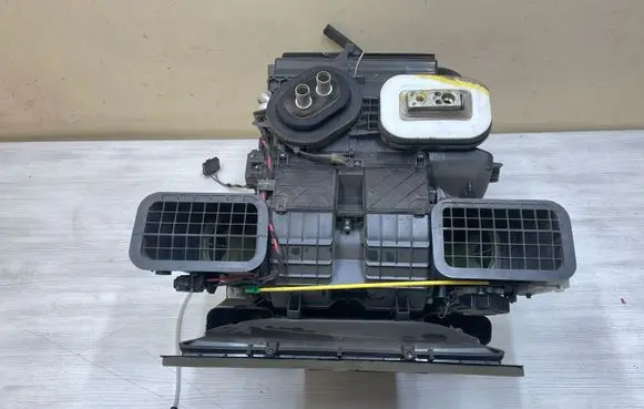 Renault Trafic III (X82) Interior heater climate box assembly 272700324R