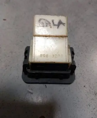 Mitsubishi Galant Electric window control switch 8983Z07