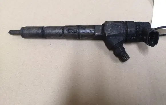 Opel Vectra C Fuel injector 0445110159