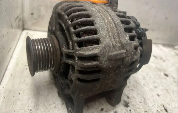 Renault Master II Generator/alternator 8200692868A
