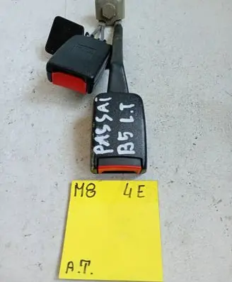 Volkswagen PASSAT B5 Rear seatbelt buckle 3B0857739