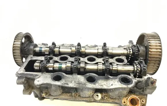 Land Rover Discovery 3 - LR3 Engine head P80LA 4R8Q6A273AC 4R8Q6C064AH