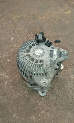 Renault Laguna III Generator/alternator 8200654785 A004tj0282