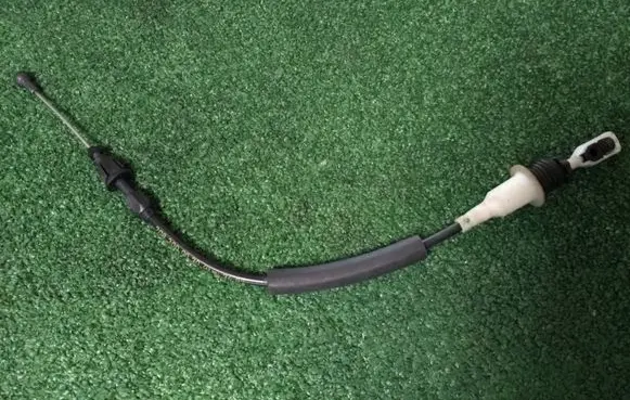 Mercedes-Benz E W210 Throttle cable 2083000030