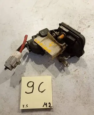 Toyota Carina T190 Rear door lock 6913020040