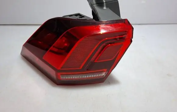 Volkswagen Tiguan Rear/tail lights 5NN945095A 2SD01326603