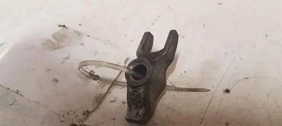 Opel Insignia A Fuel Injector clamp holder 4763