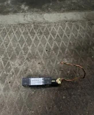 Volvo V70 Airbag deployment crash/impact sensor 8622365 002090 260401