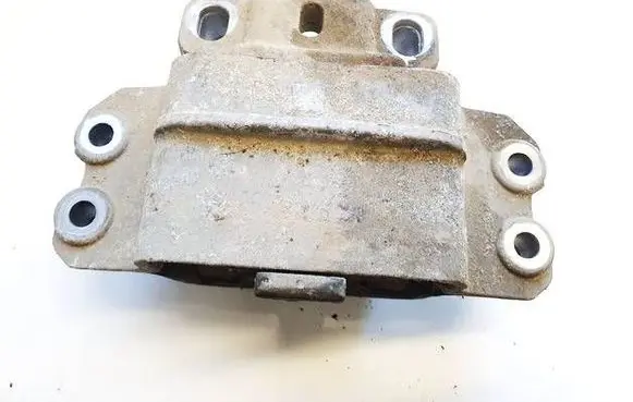 Skoda Octavia Mk2 (1Z) Engine mount bracket 1K0199555
