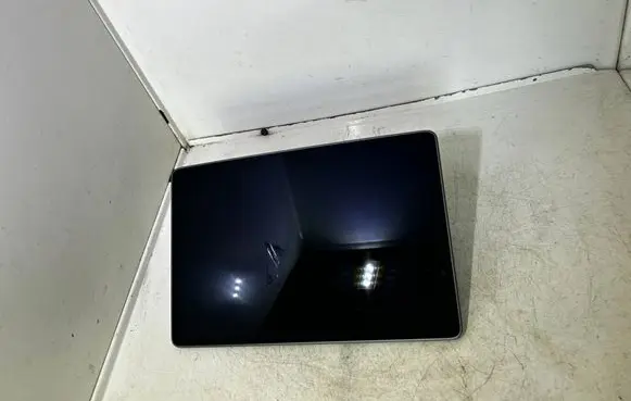 Tesla Model Y Screen/display/small screen