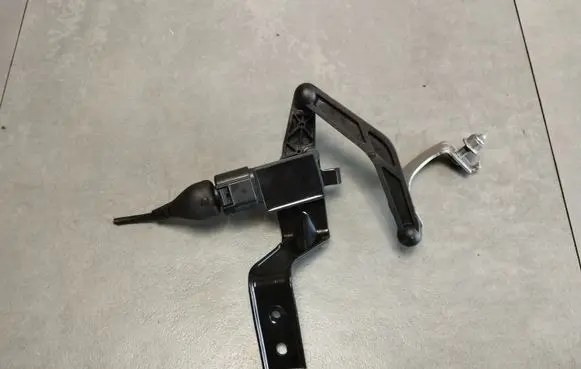 Cupra Formentor Front height sensor lever 5WA412522D