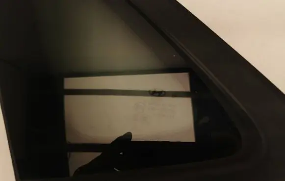 Hyundai Kona I Rear side window 