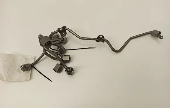 Mercedes-Benz Sprinter W906 Fuel injector supply line/pipe 