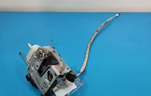 Audi A4 S4 B5 8D Front door lock 8D1837015F IMPRK1585809