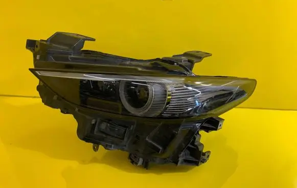 Mazda CX-30 Headlight/headlamp B0L5