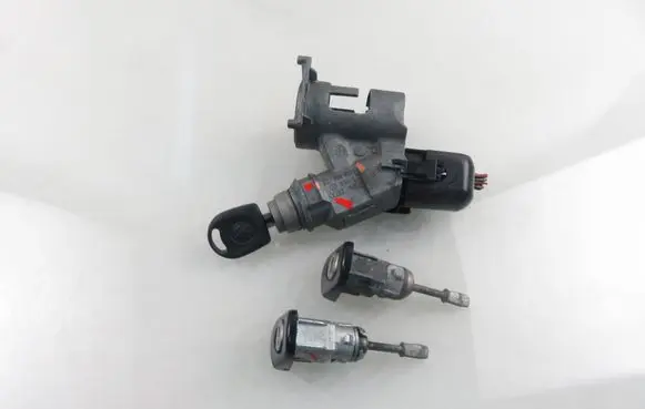 Volkswagen Lupo Ignition lock 357905851F