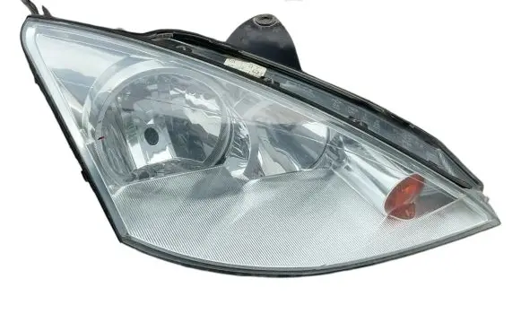 Ford Focus Headlight/headlamp 2M5113W029