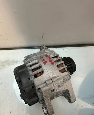 KIA Venga Generator/alternator 373002B760