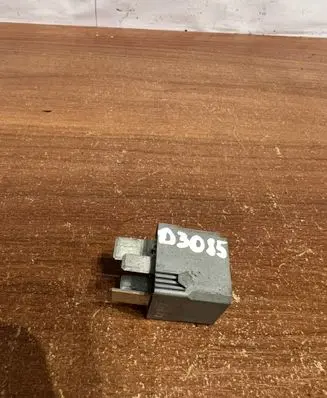 Mercedes-Benz Sprinter W906 Other relay A0025422619 D3085