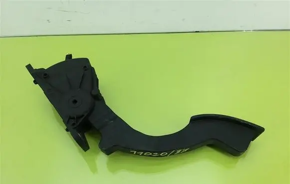 Volvo V50 Clutch pedal 4M519F836AH
