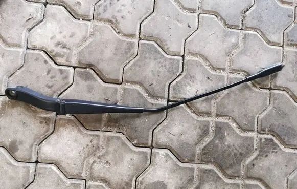 Mercedes-Benz B W245 Front wiper blade arm A1698200140