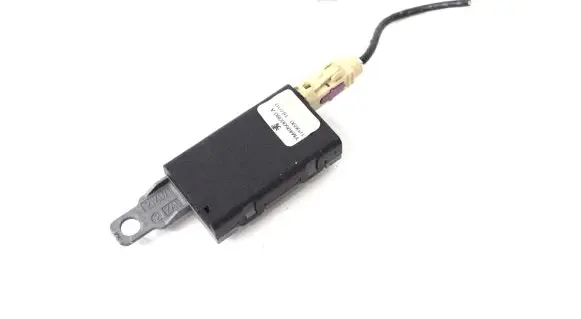 Peugeot RCZ Aerial antenna amplifier YM40500380A