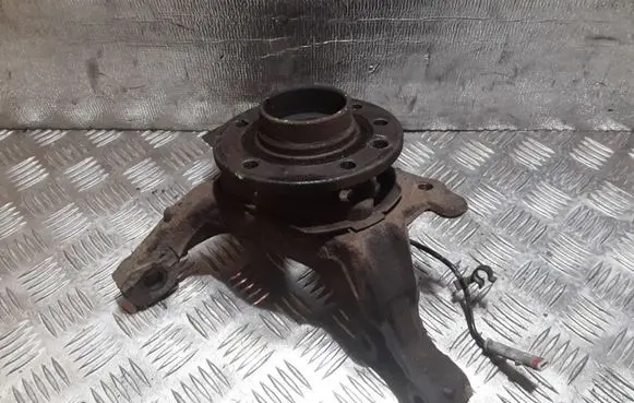 Opel Zafira B Front wheel hub spindle knuckle