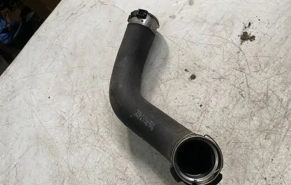 Mercedes-Benz ML W164 Intercooler hose/pipe A1645282482