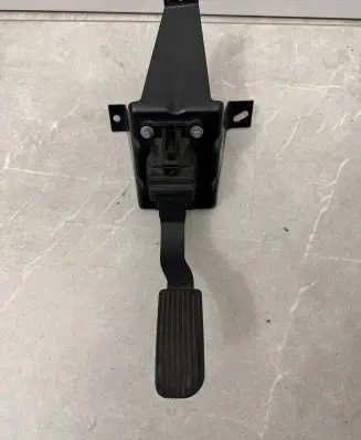 Mercedes-Benz Sprinter W907 W910 Accelerator throttle pedal A9073010200 0280755359