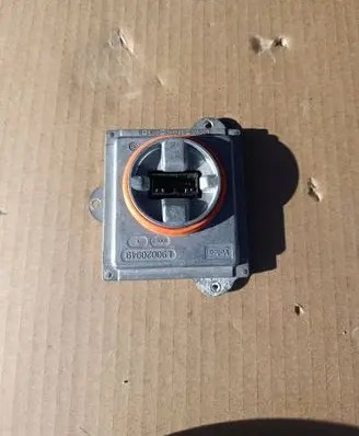 Ford Grand C-MAX LED ballast control module L90068165 L90021969 L1H1BS0401