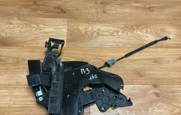 Volvo V50 Rear door lock 30699112 985917101