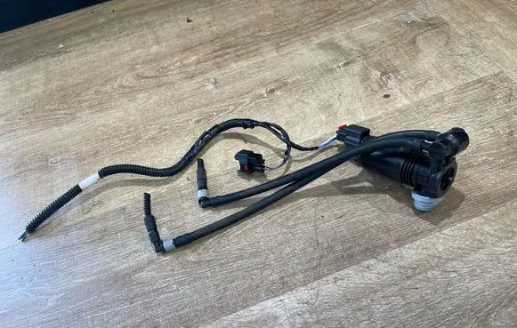 Jaguar I-Pace Windscreen/windshield washer pump 1057876002 200410C 849123