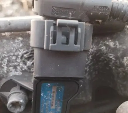 Opel Zafira B Air pressure sensor 0281002437