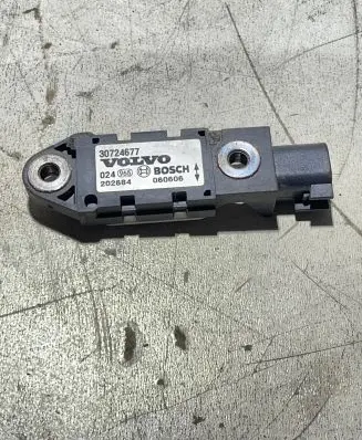 Volvo XC90 Airbag deployment crash/impact sensor 30724677 060606 202684