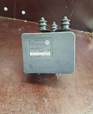 Volkswagen Golf V ABS Pump 1K0907379K 00005305D1 10096003483